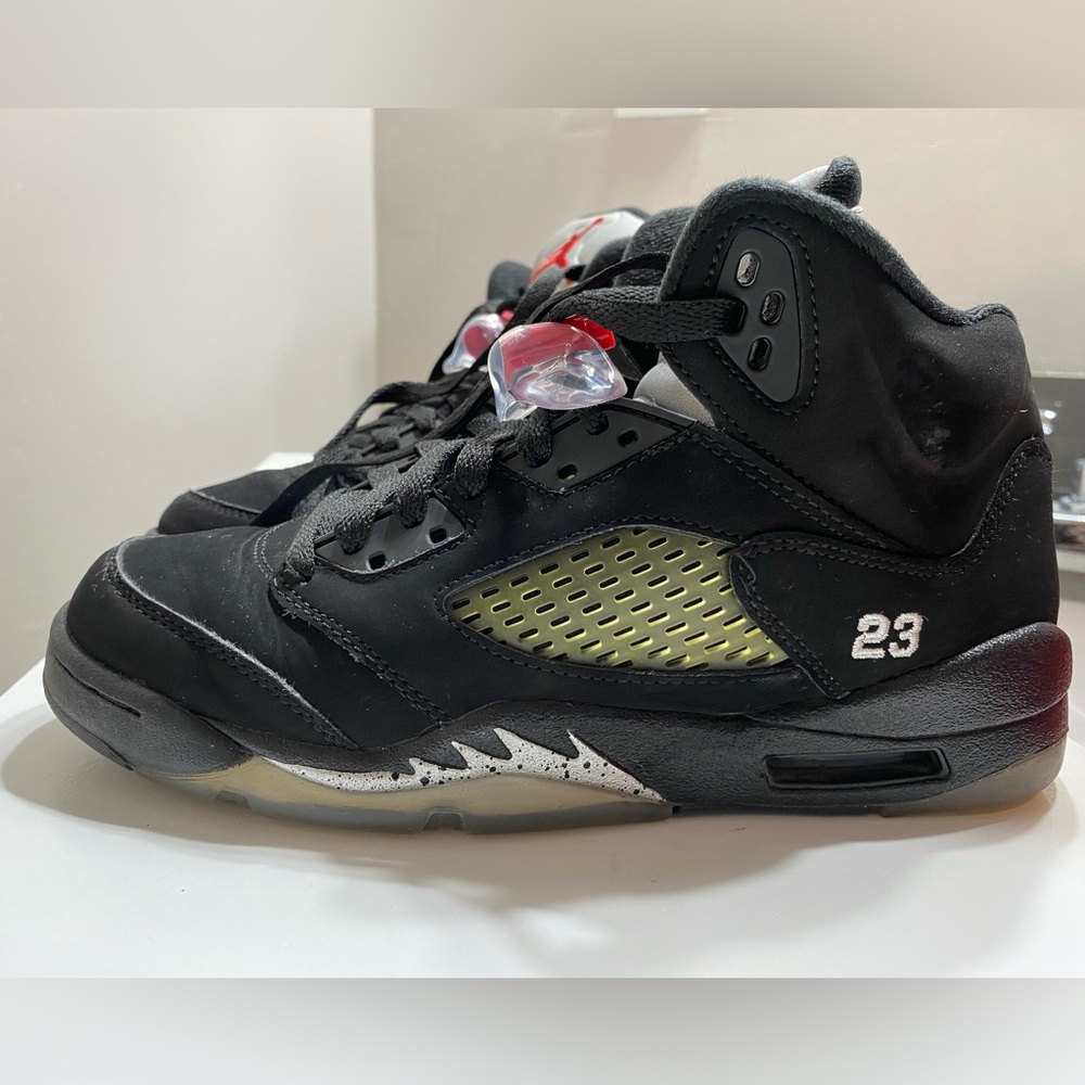 2011 Jordans metallic 5s